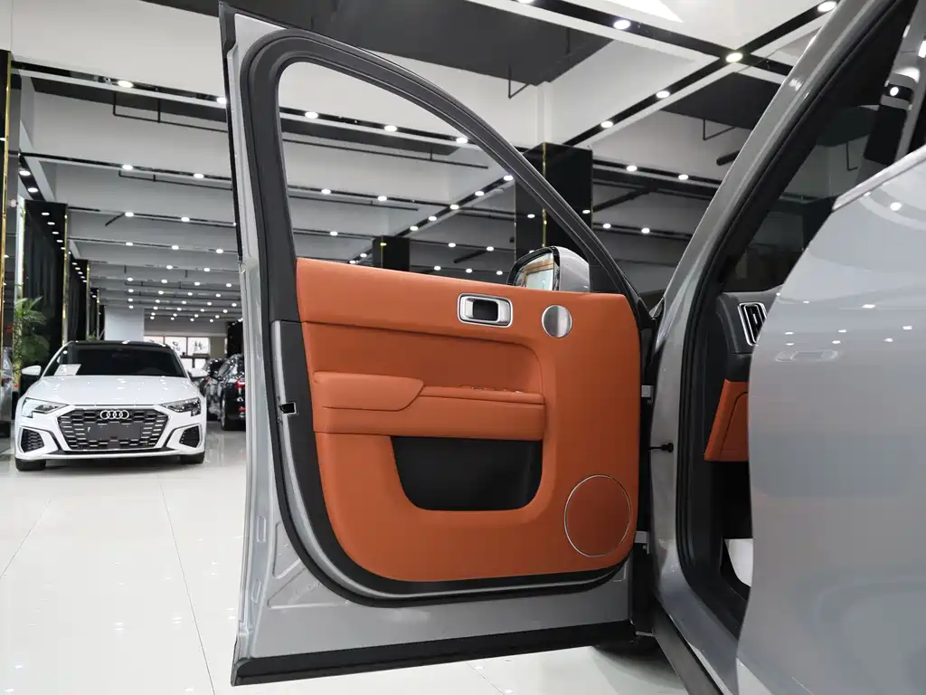 Li Auto Li L8 — миниатюра 5