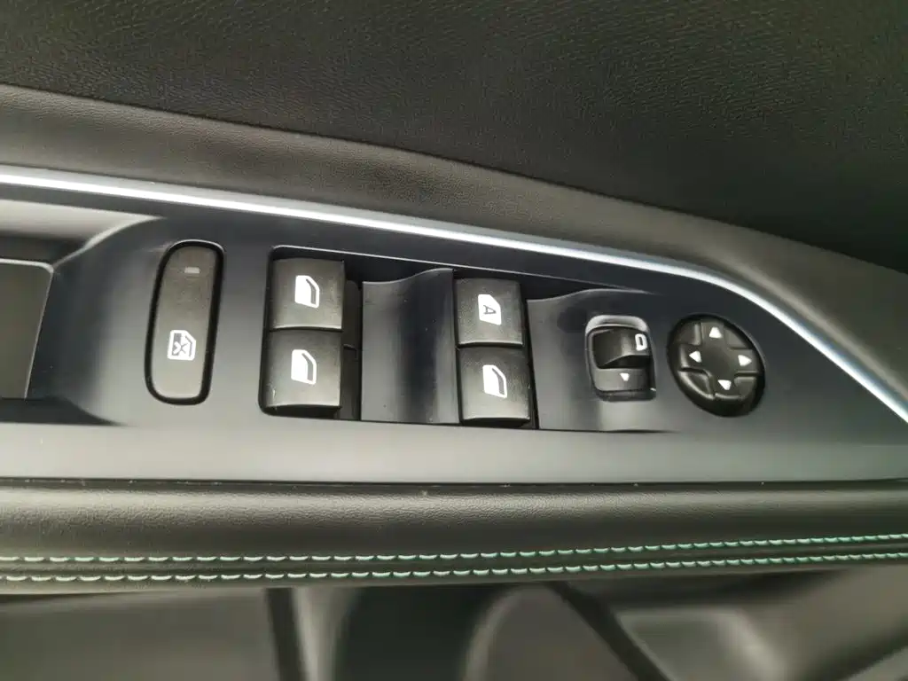 Peugeot 4008 — миниатюра 9