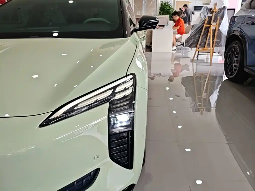 Hongqi Hongqi EH7 — миниатюра 24