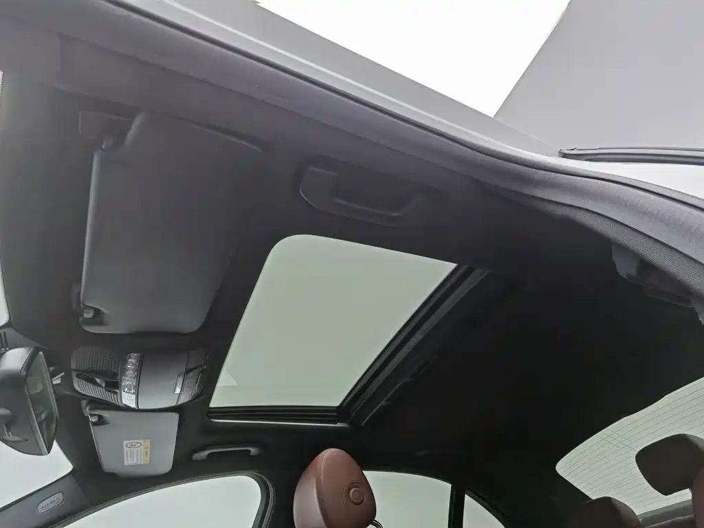 Mercedes-Benz C-Class — миниатюра 14