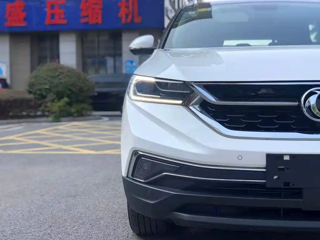 DONGFENG AX7