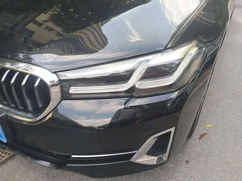 BMW 5 Series — миниатюра 24