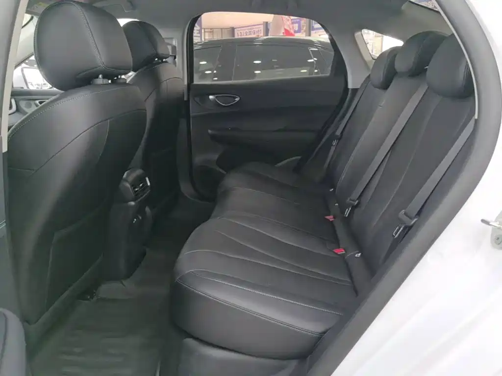 BYD Seal 05 DM-i — миниатюра 17