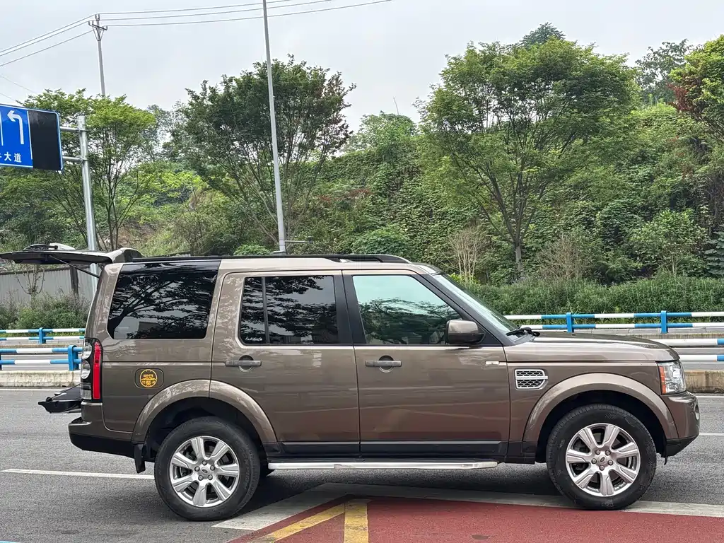 Land Rover Discovery — миниатюра 4