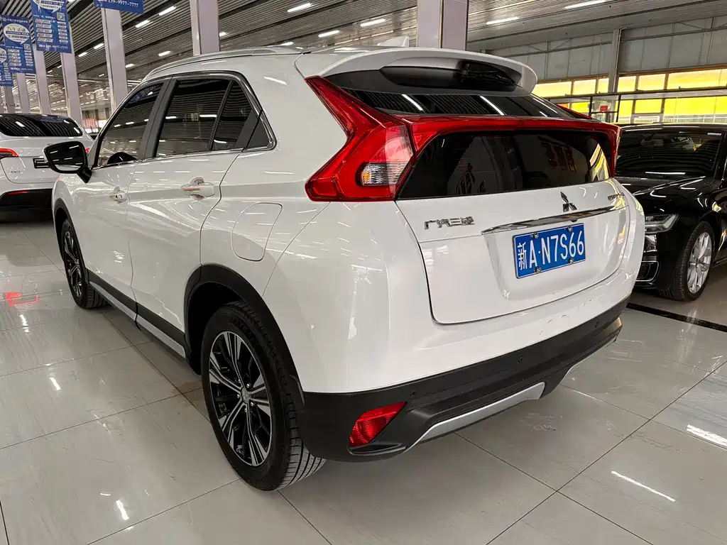 Mitsubishi Eclipse Cross — миниатюра 4