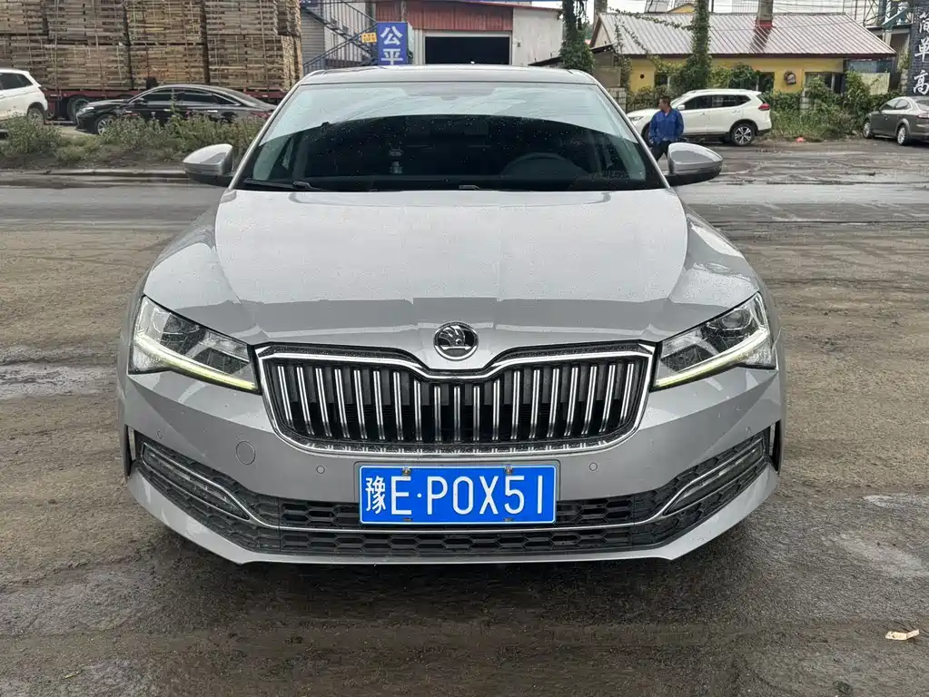 Skoda Superb — миниатюра 2