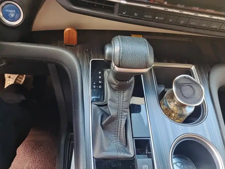 Toyota Sienna — миниатюра 16