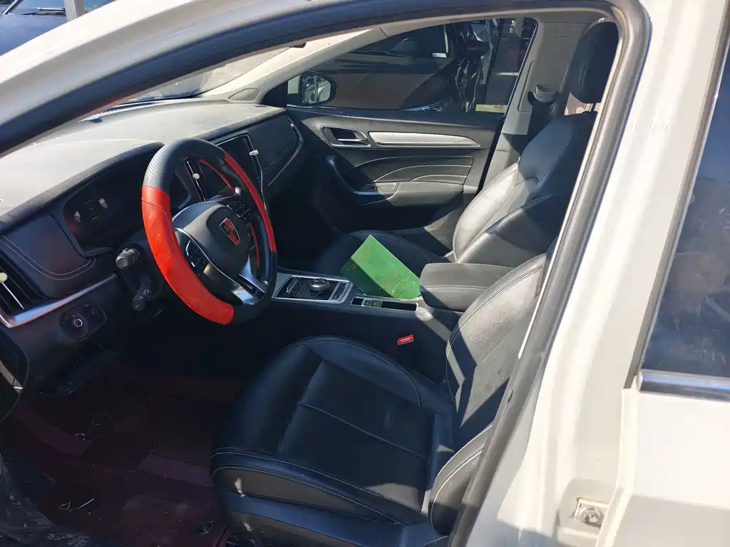 Roewe i6 New Energy — миниатюра 8