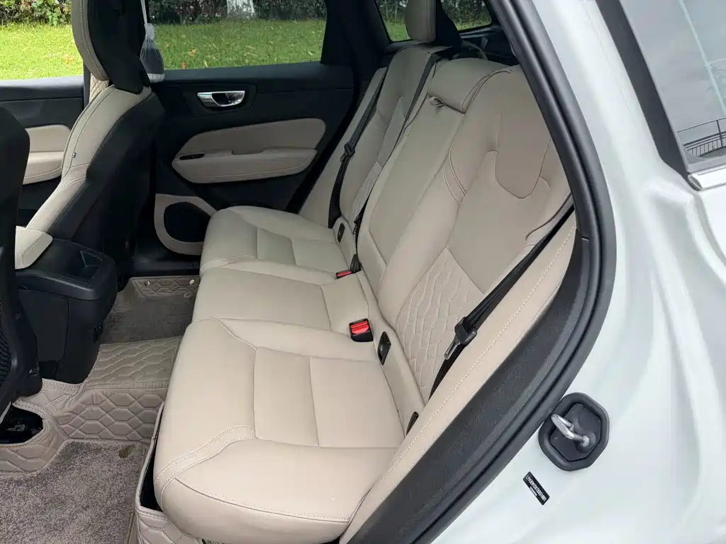 Volvo XC60 — миниатюра 12