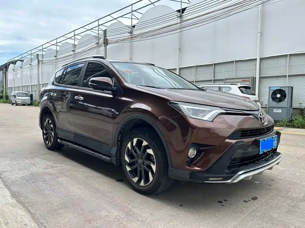 Toyota RAV4 — миниатюра 3