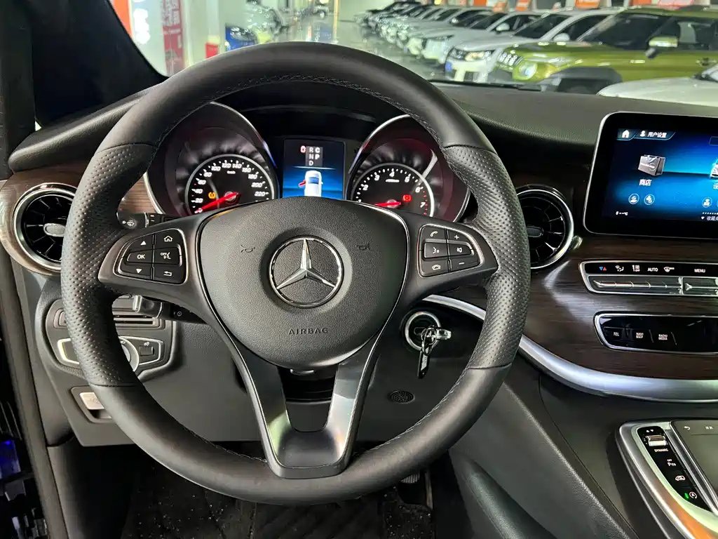 MERCEDES-BENZ V CLASS