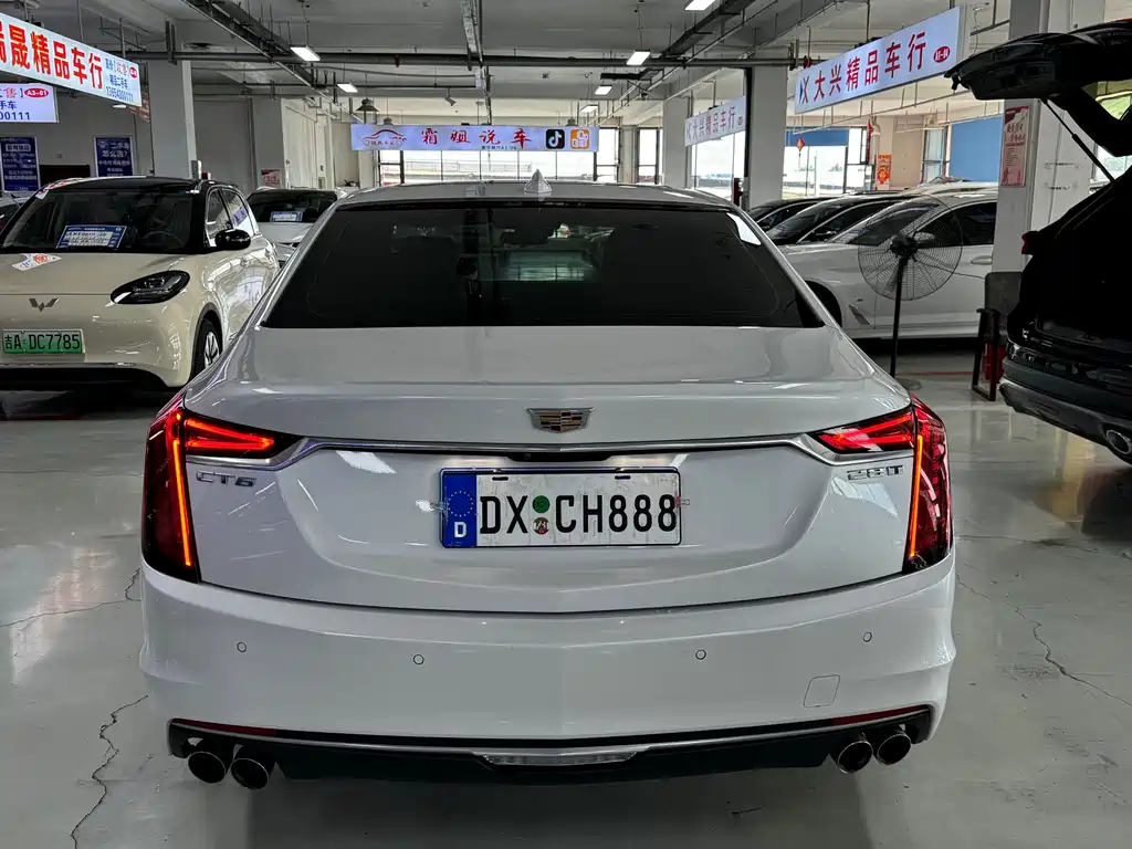 CADILLAC CT6