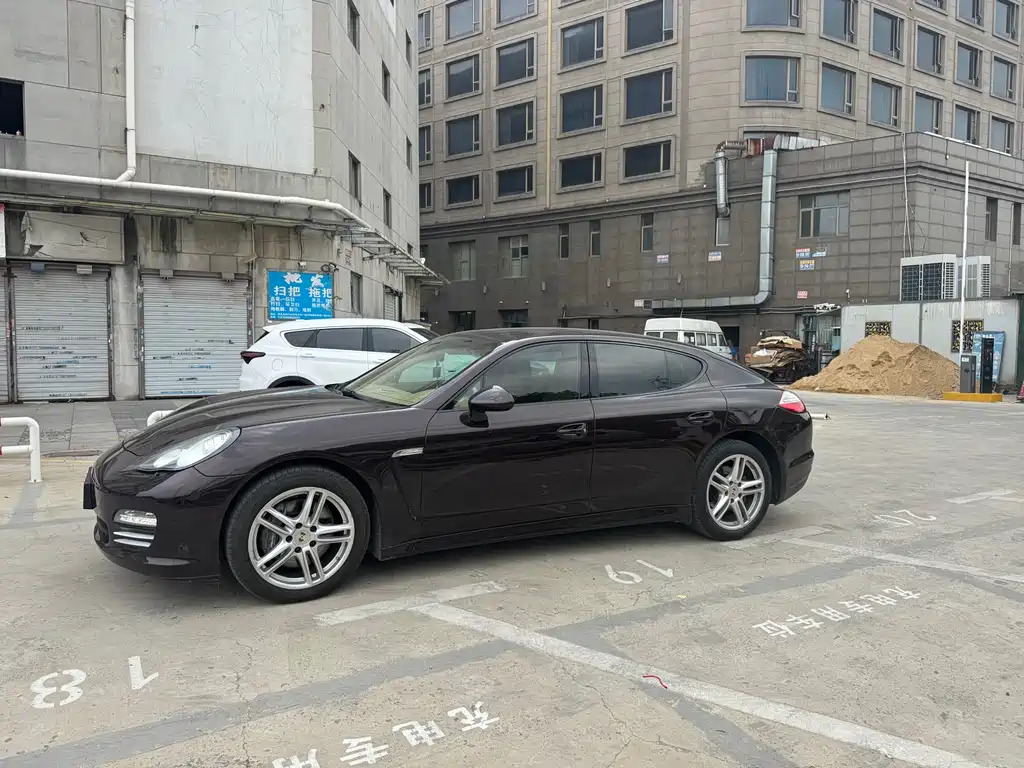 Porsche Panamera 2010 Panamera 4 3.6L