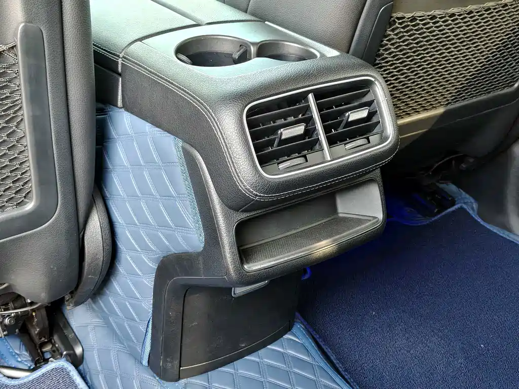 Mercedes-Benz GLS — миниатюра 13