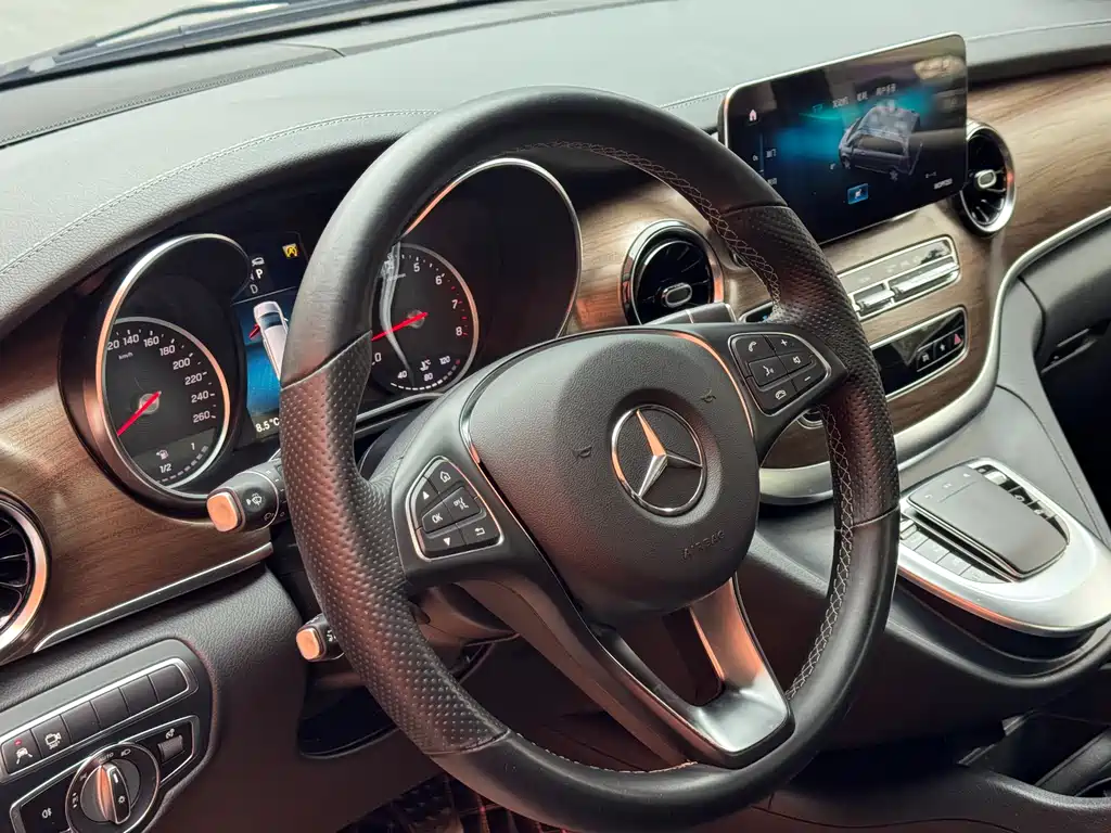 MERCEDES-BENZ V CLASS