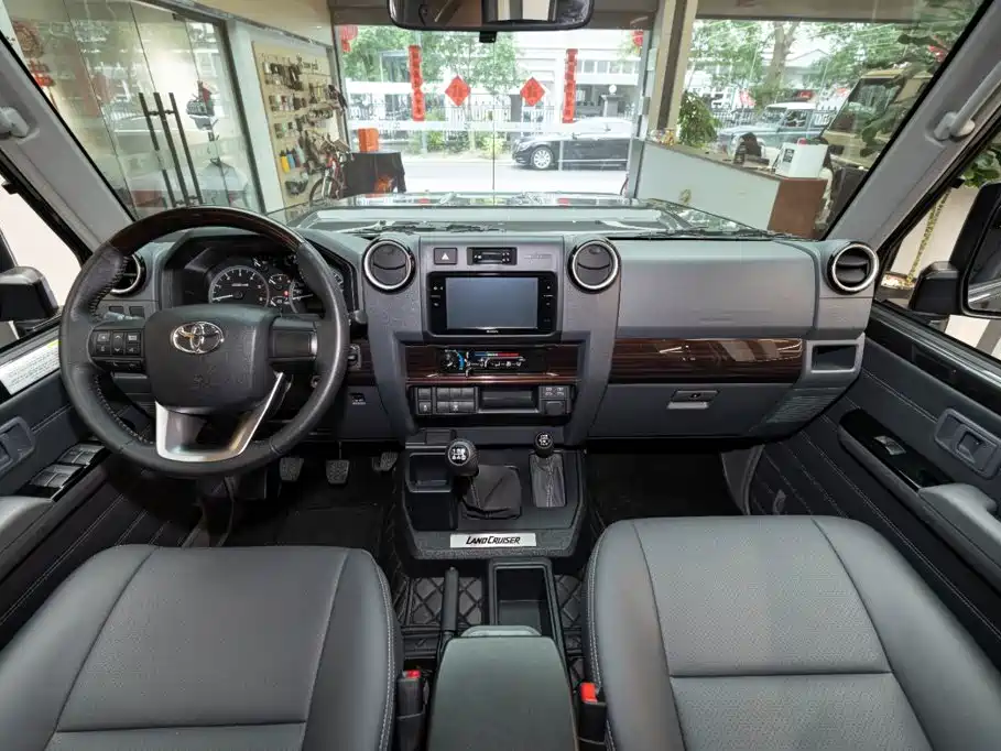 Toyota Land Cruiser — миниатюра 8