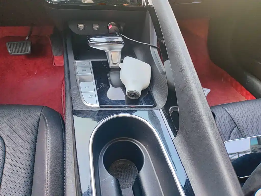 Hyundai Elantra — миниатюра 14