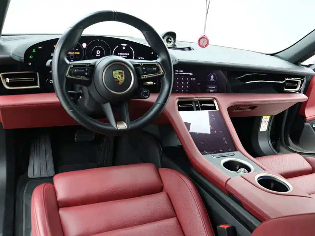 Porsche Taycan — миниатюра 10