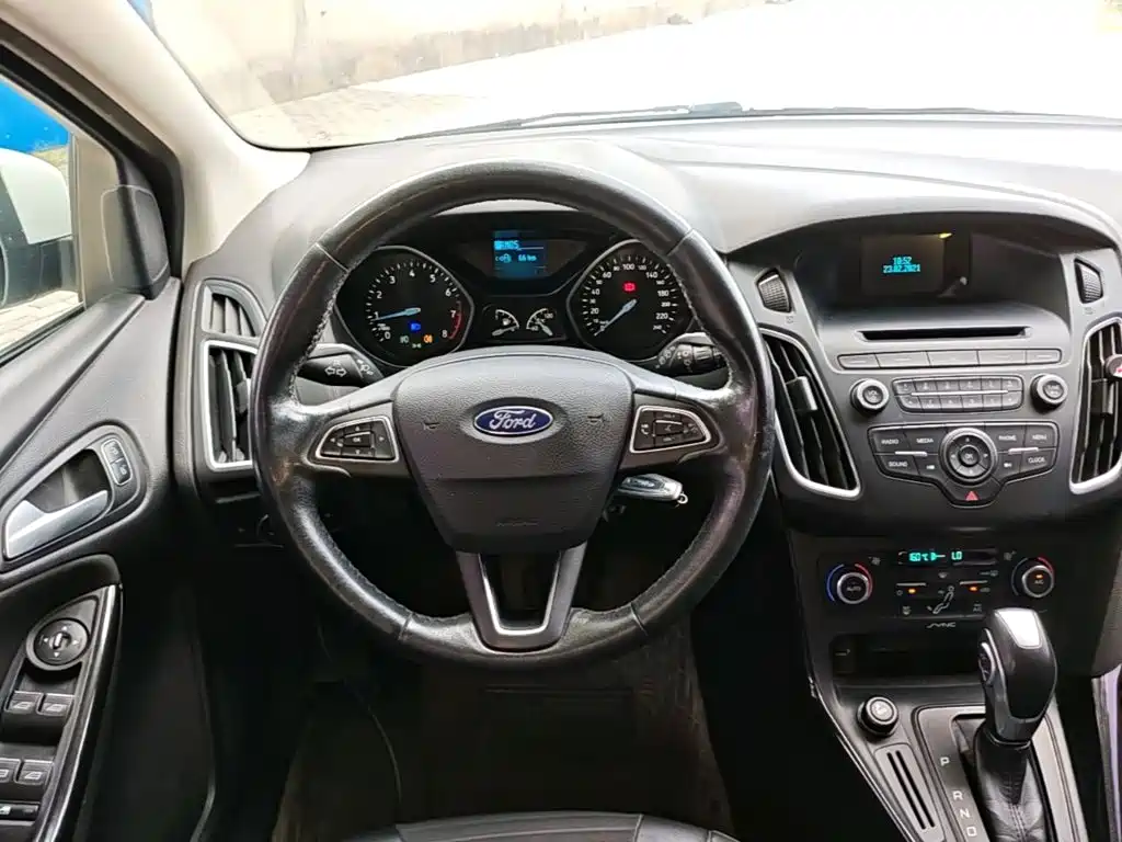 Ford Focus — миниатюра 11