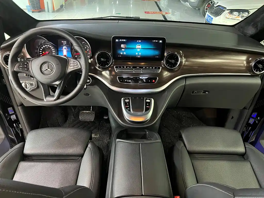 MERCEDES-BENZ V CLASS