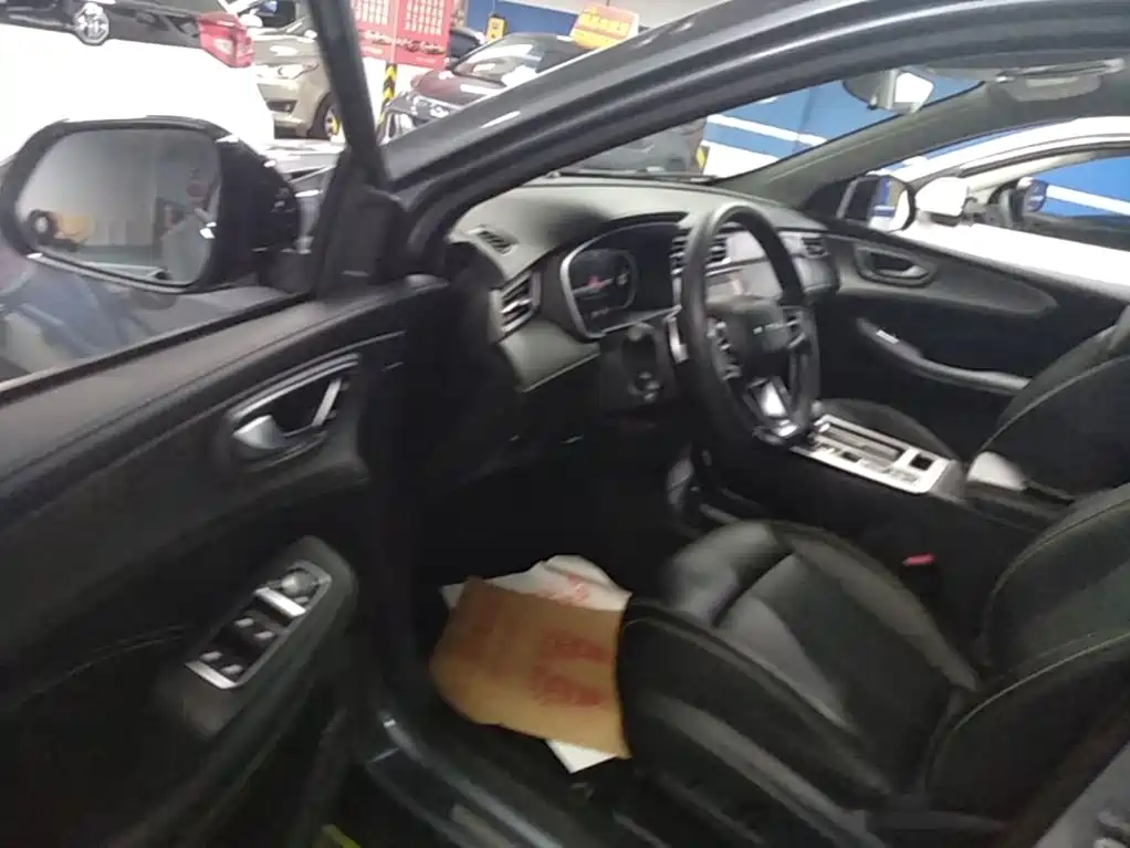 Roewe RX5 New Energy — миниатюра 16