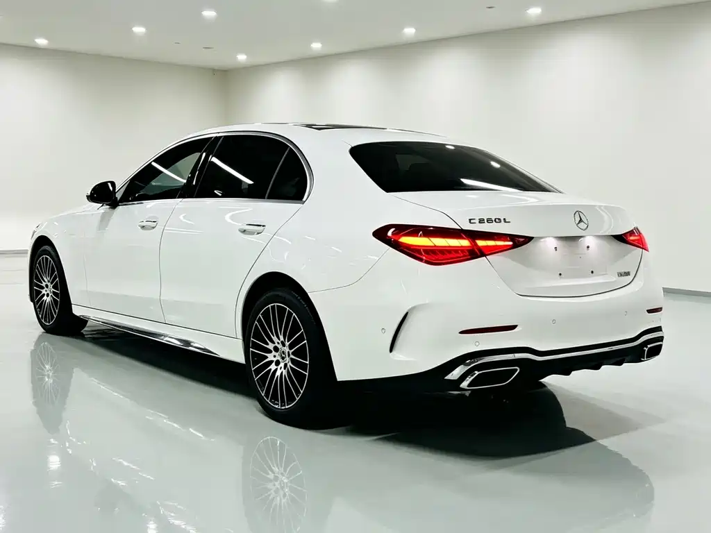 Mercedes-Benz C-Class — миниатюра 8