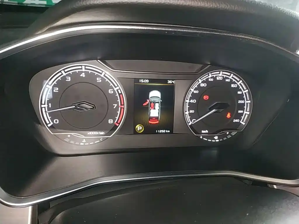 Geely Binyue — миниатюра 12