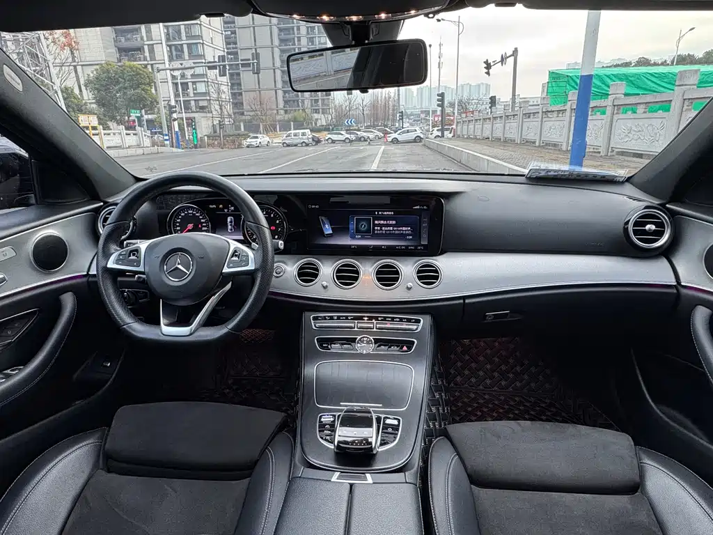 MERCEDES-BENZ E CLASS