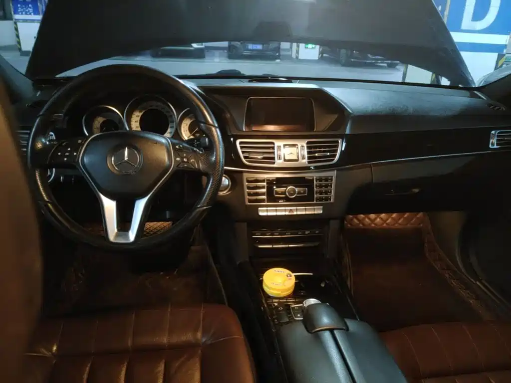 Mercedes-Benz E-Class — миниатюра 5