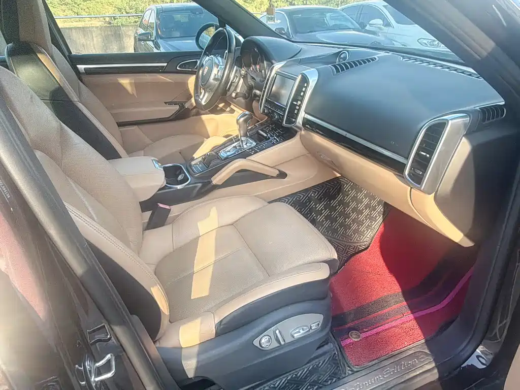 Porsche Cayenne — миниатюра 20