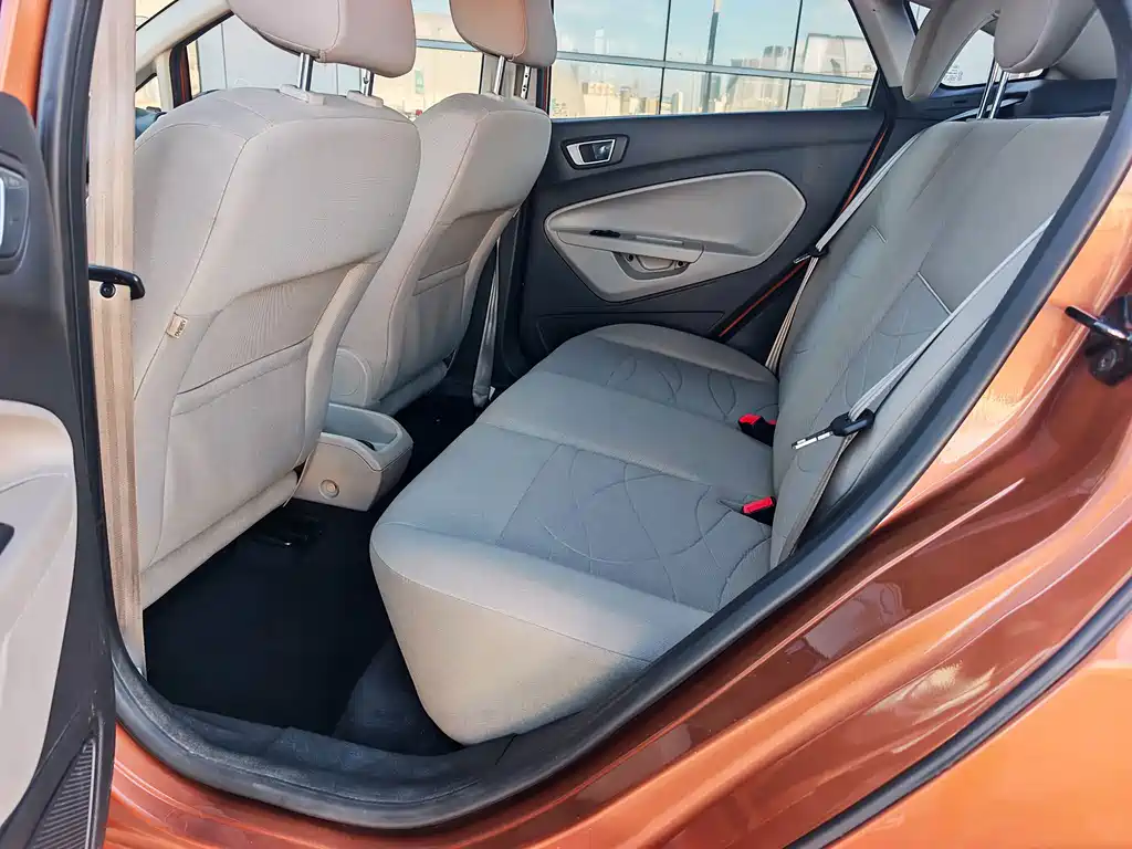 Ford Fiesta — миниатюра 9
