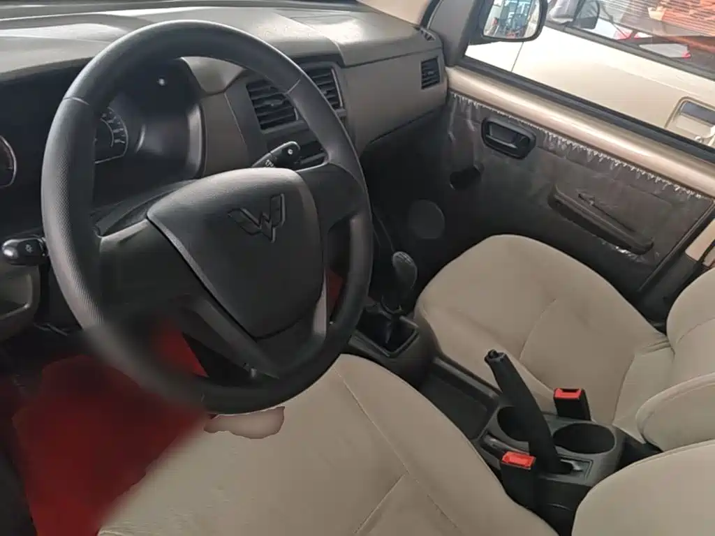 Wuling Rongguang S — миниатюра 10