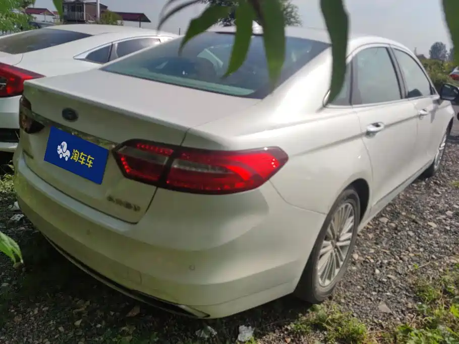Ford Taurus — миниатюра 3
