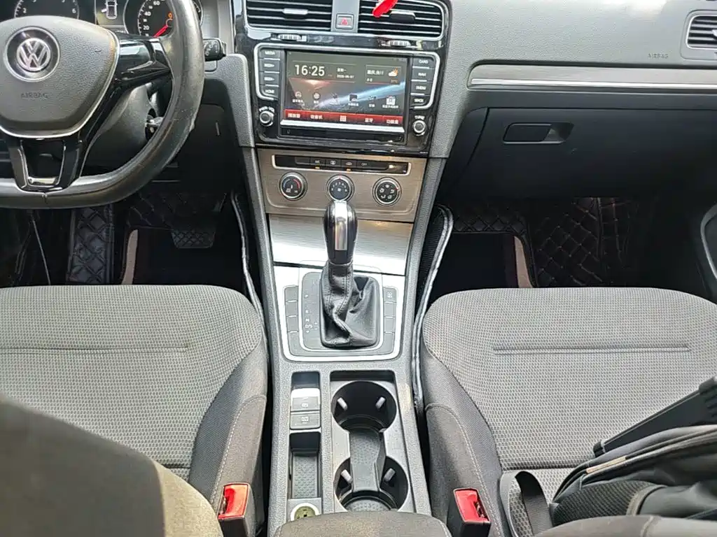 Volkswagen Golf — миниатюра 14