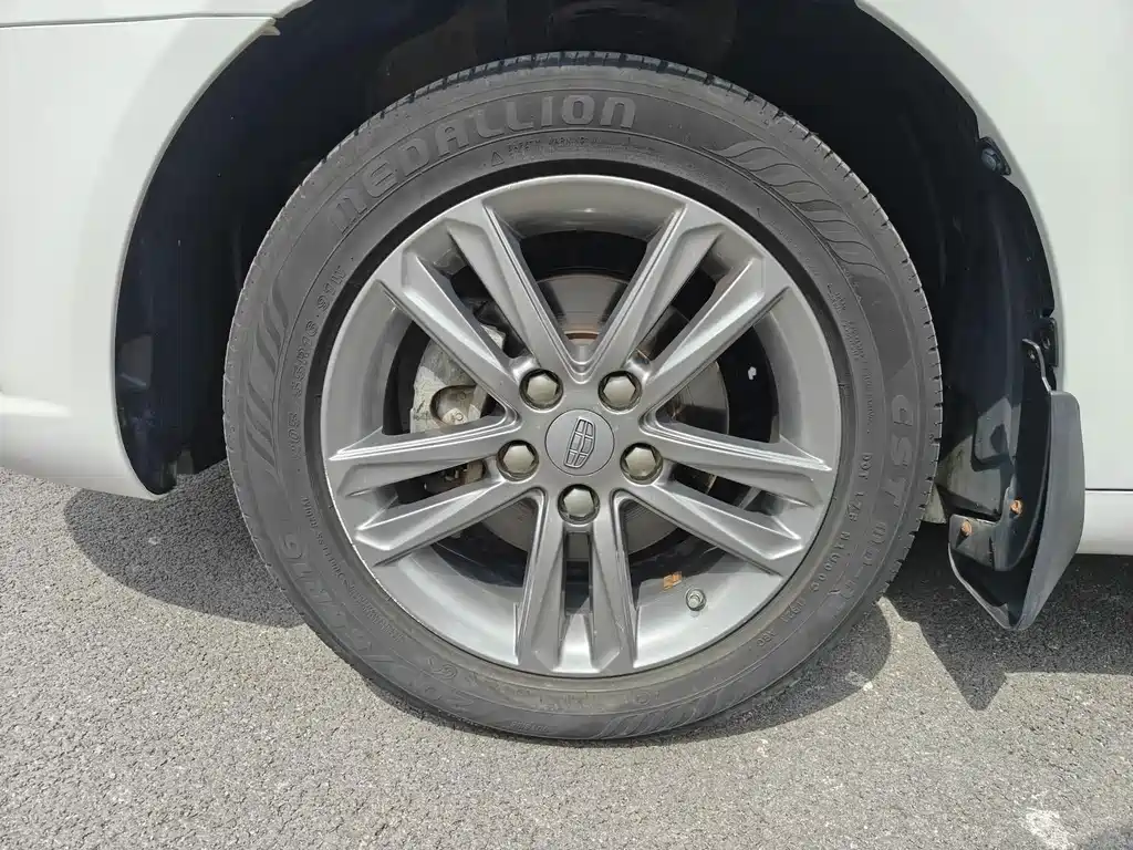 Geely Emgrand — миниатюра 6