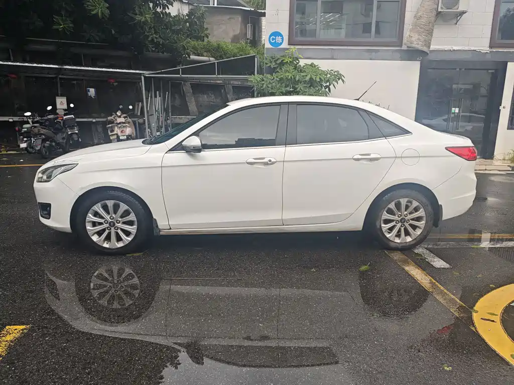 Ford Escort — миниатюра 3