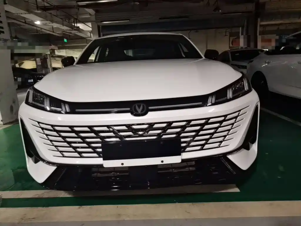 Changan Eado — миниатюра 3