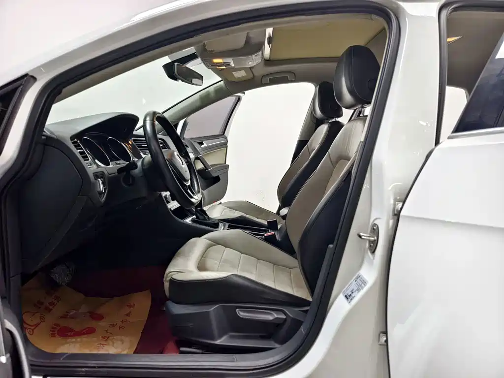 Volkswagen Golf — миниатюра 11