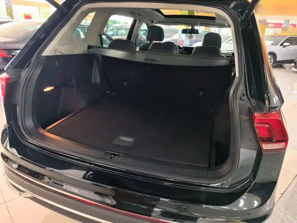 Volkswagen Tiguan L — миниатюра 19