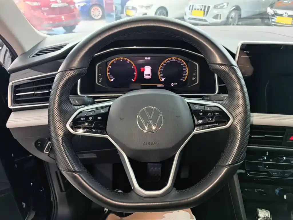 Volkswagen Tiguan L — миниатюра 11
