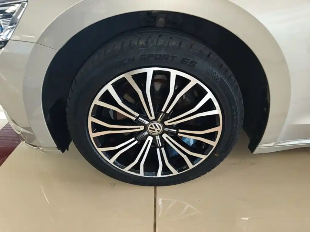 Volkswagen Phideon — миниатюра 23