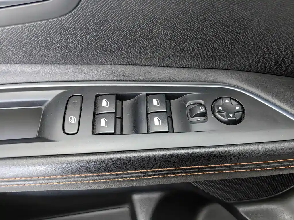 Peugeot 4008 — миниатюра 9