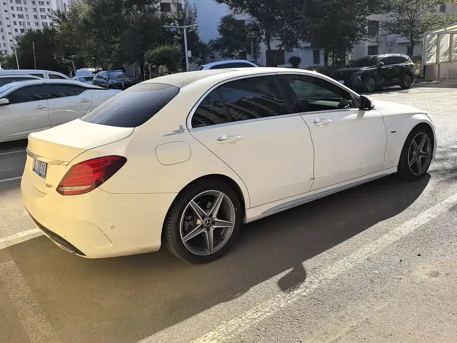 Mercedes-Benz C-Class — миниатюра 3