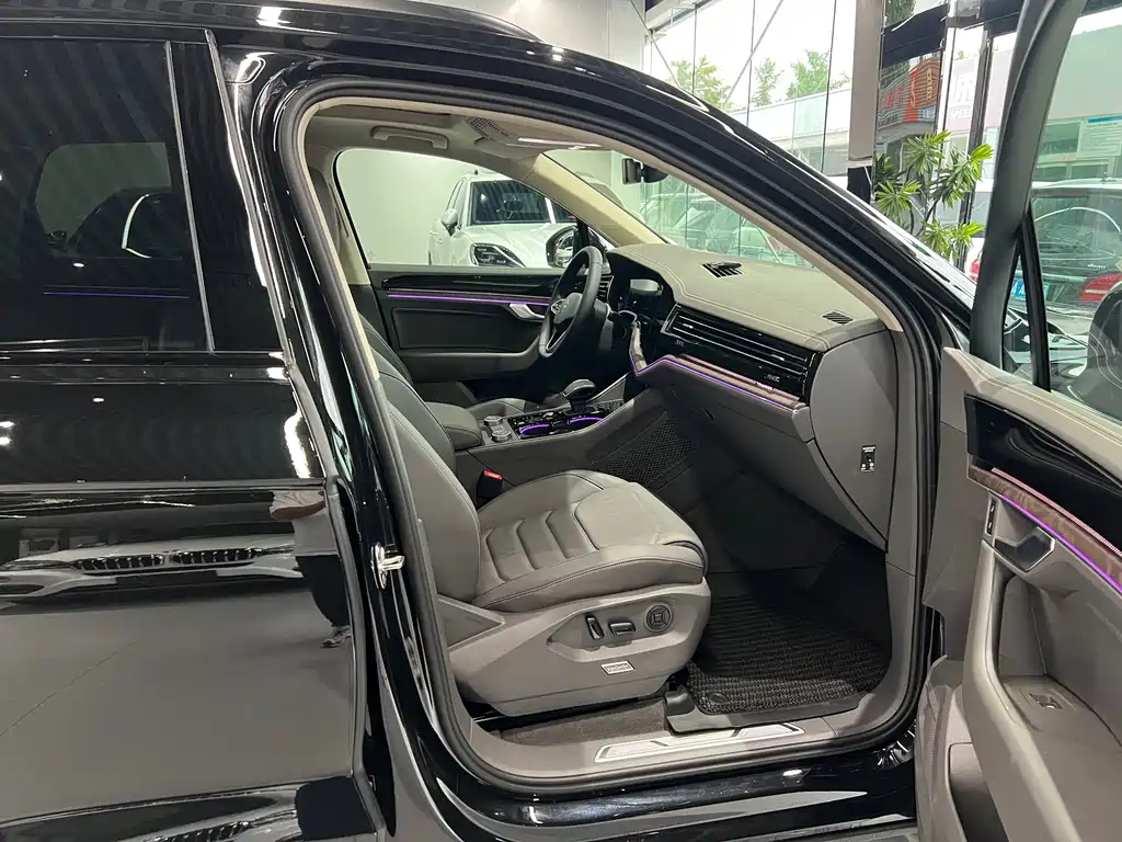 Volkswagen Touareg — миниатюра 15