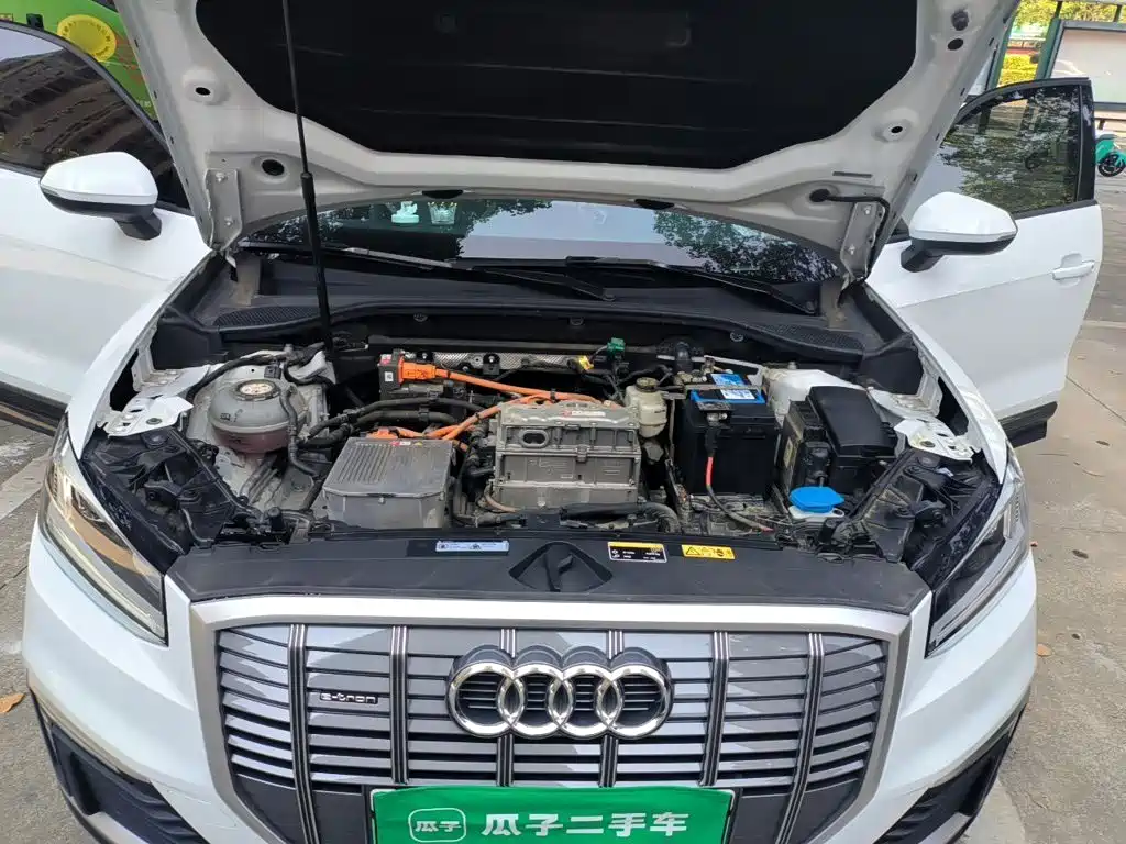 Audi Q2L e-tron — миниатюра 11
