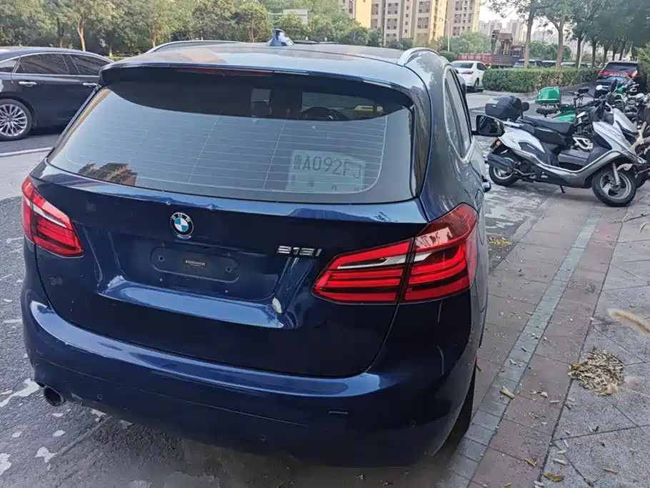 BMW 2 Series Active Tourer — миниатюра 3