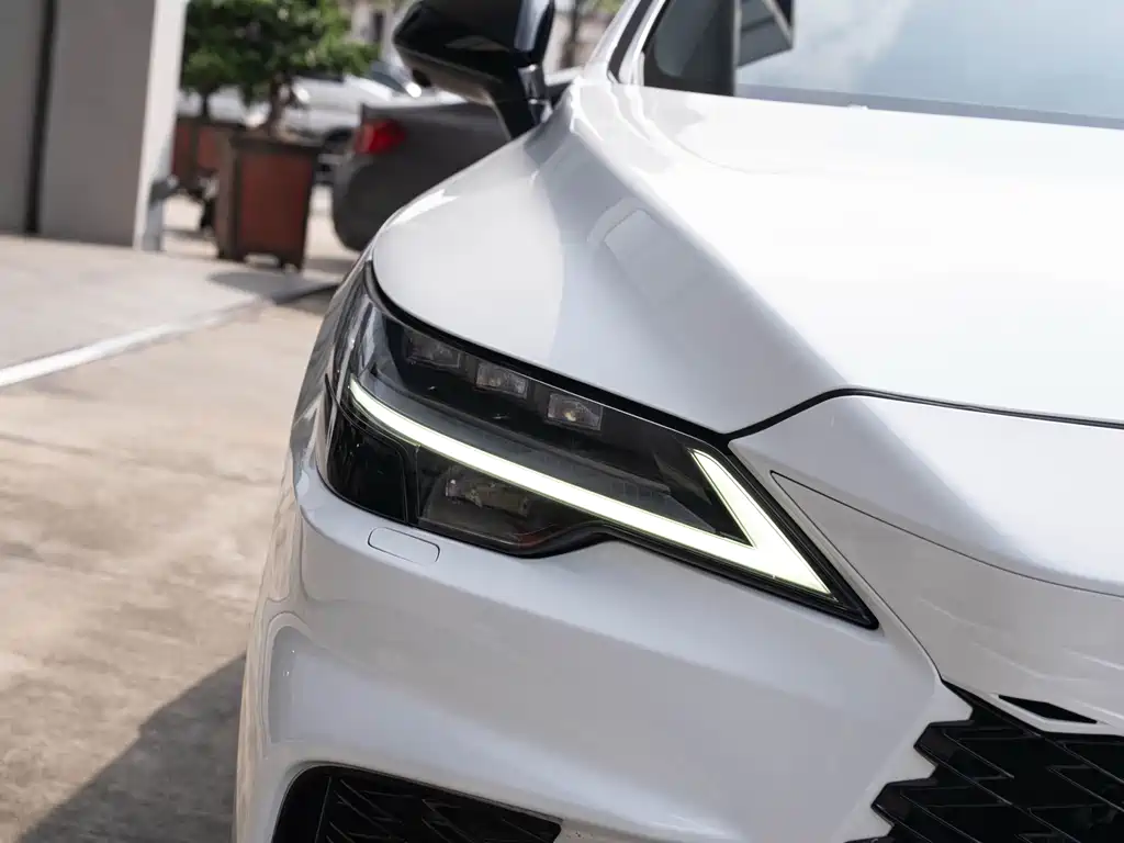 Lexus RX — миниатюра 6