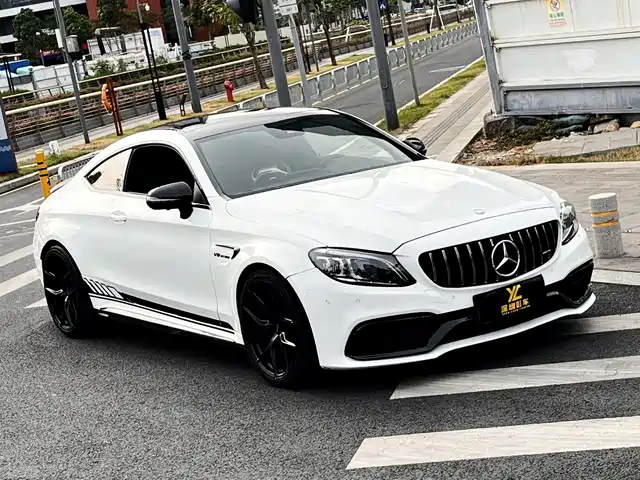MERCEDES-BENZ C CLASS AMG 2020