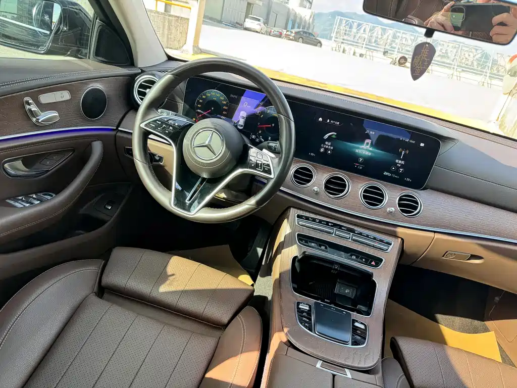 Mercedes-Benz E-Class — миниатюра 6