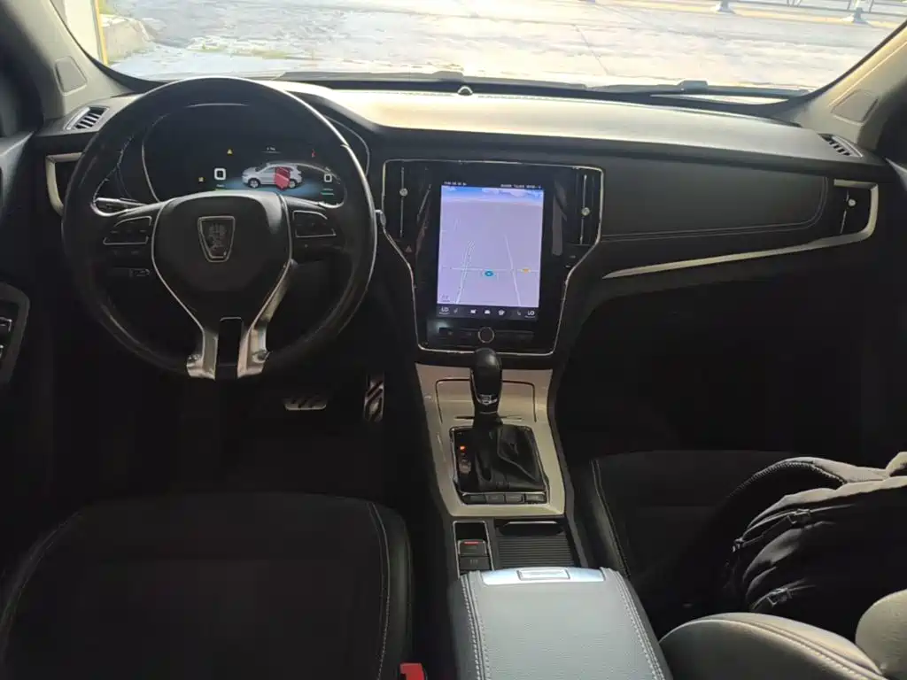 Roewe RX5 New Energy — миниатюра 10